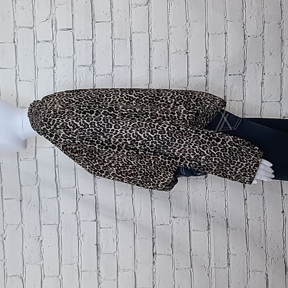 J Crew Long Sleeve Leopard Smocked Neck Shirt in Brown/Black - NWT - Picture 5 of 17